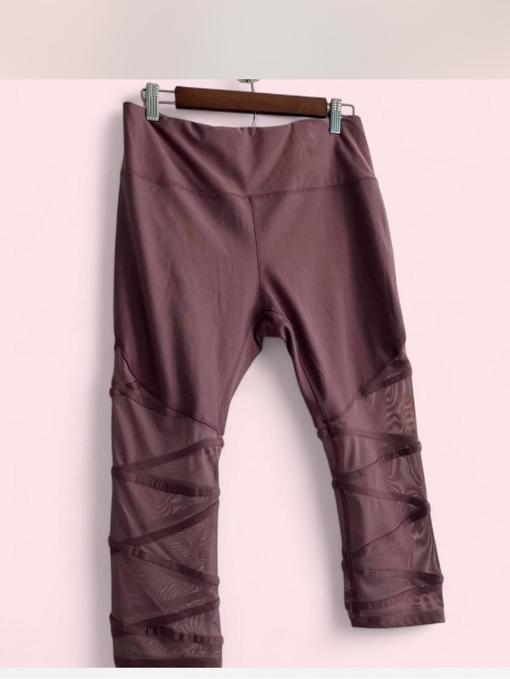 RBX Women's Mauve Cropped Leggings with Mesh Panels